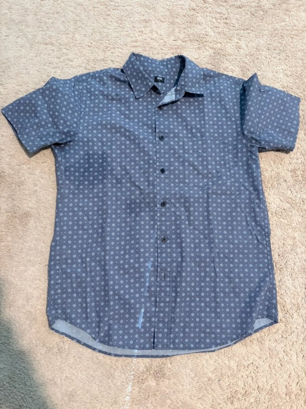 Blue-Gray Short Sleeve Button-Up Shirt with Floral Geometric Pattern, Size L